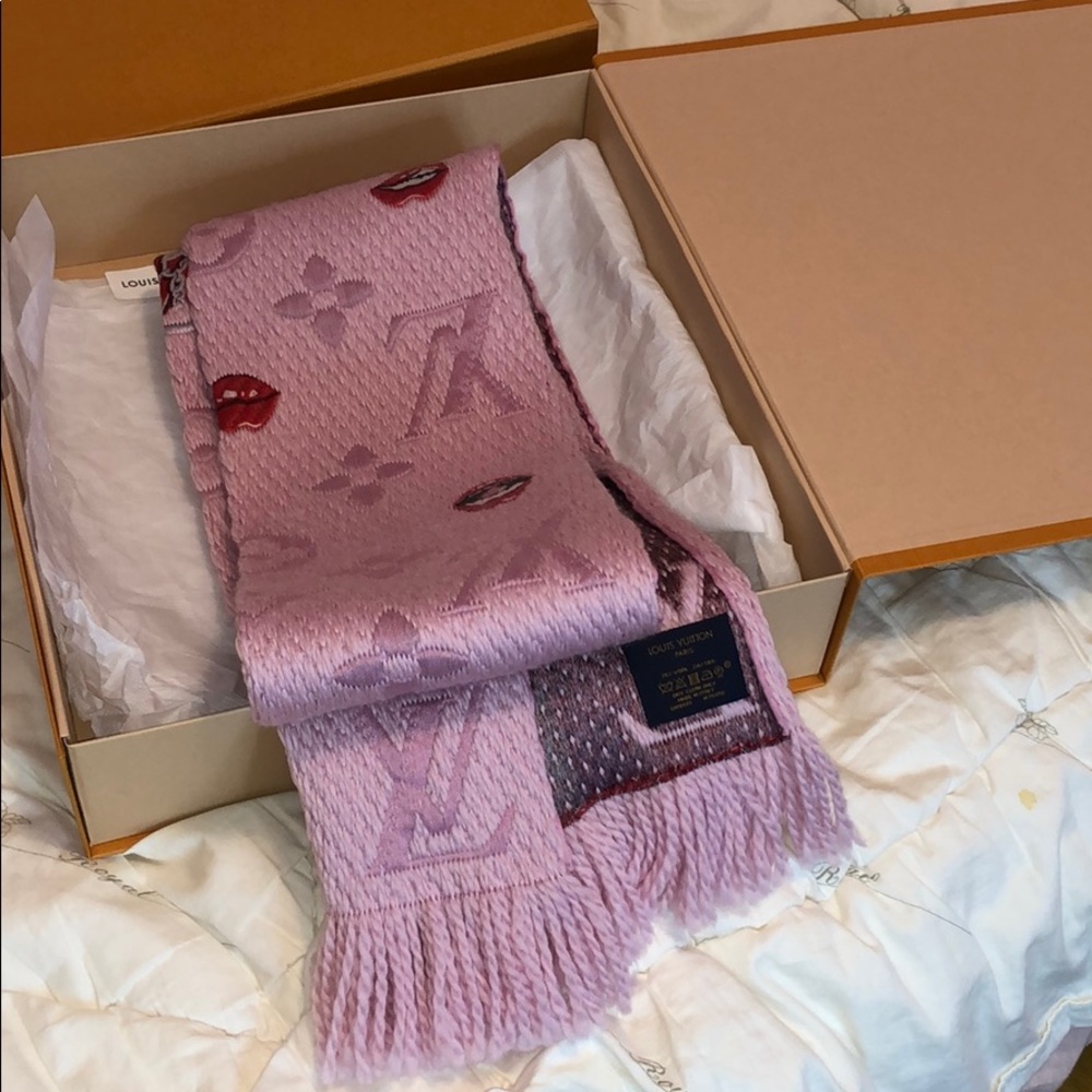 Louis Vuitton Pink logomania scarf